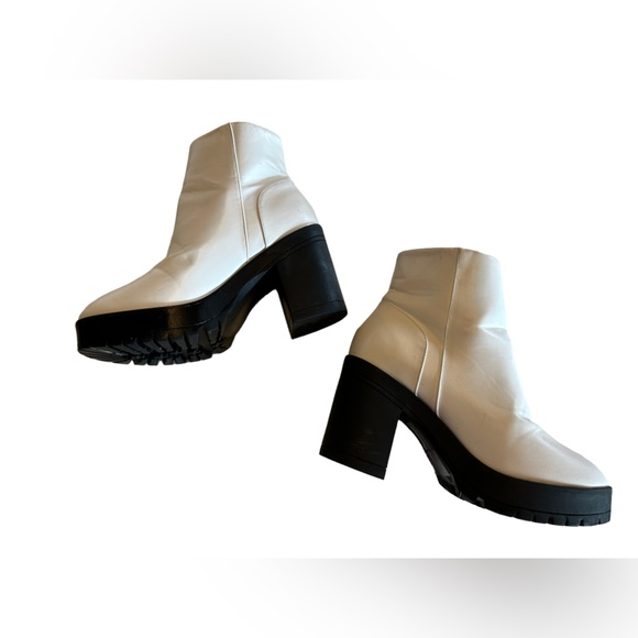 FOREVER 21 White black Platform sole ankle booties side zip up size 8 boots NWOB - Picture 6 of 7
